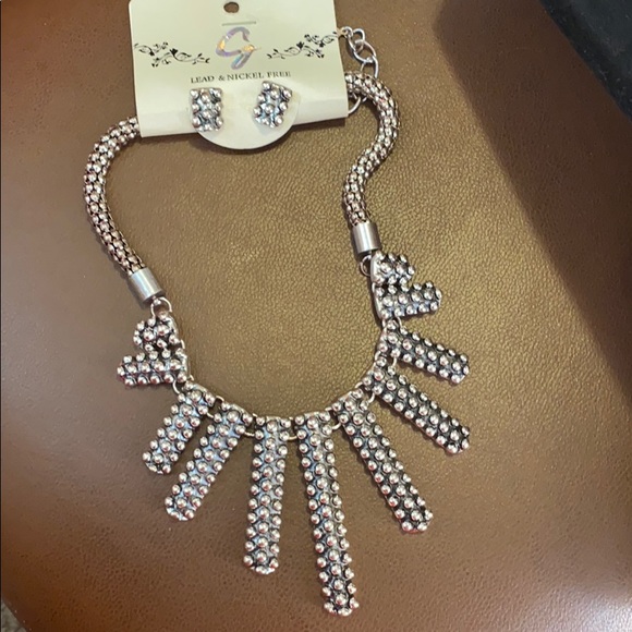 New cute necklace! - Picture 2 of 4